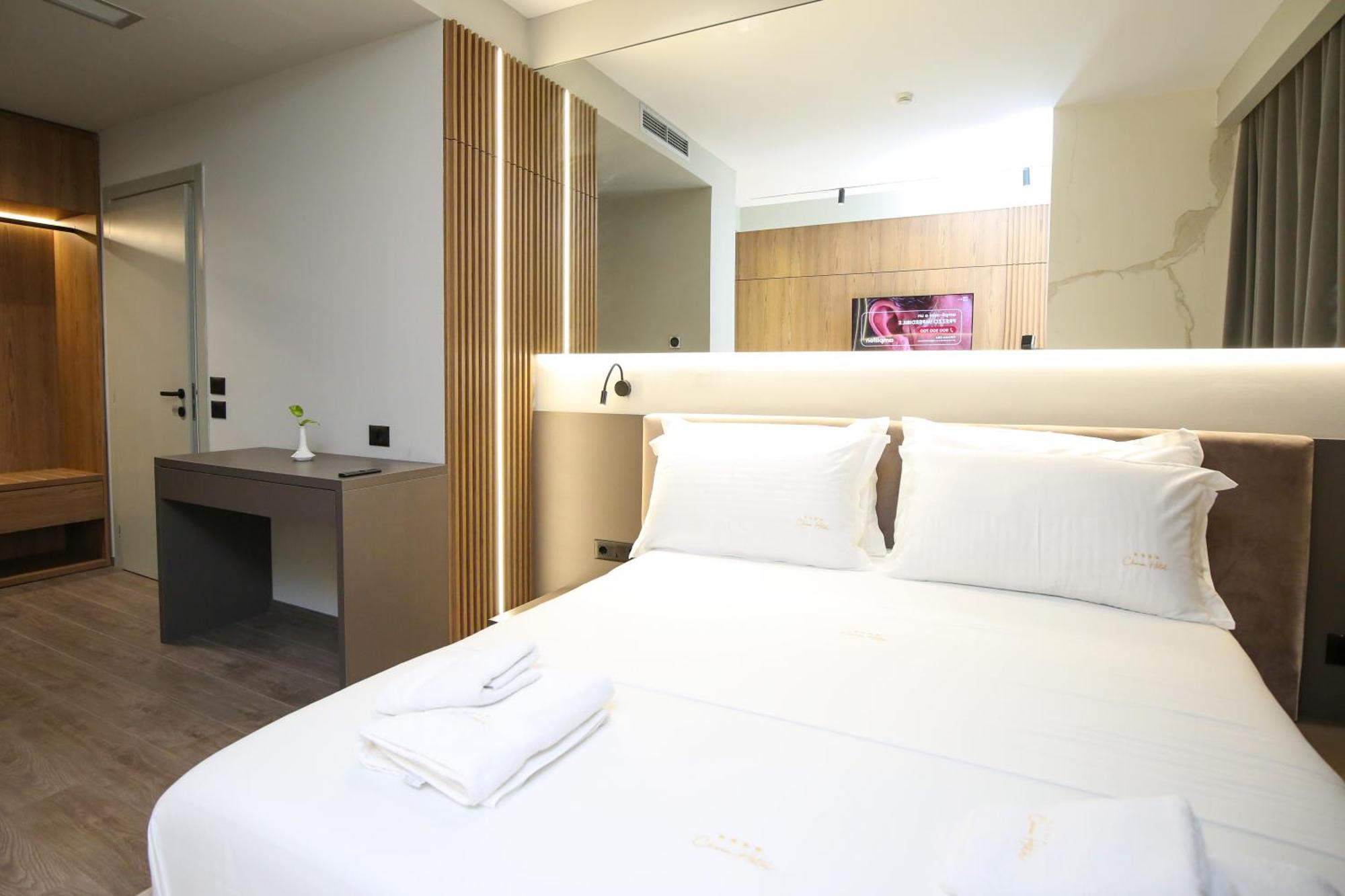 Charm Hotel Vlore Exterior photo