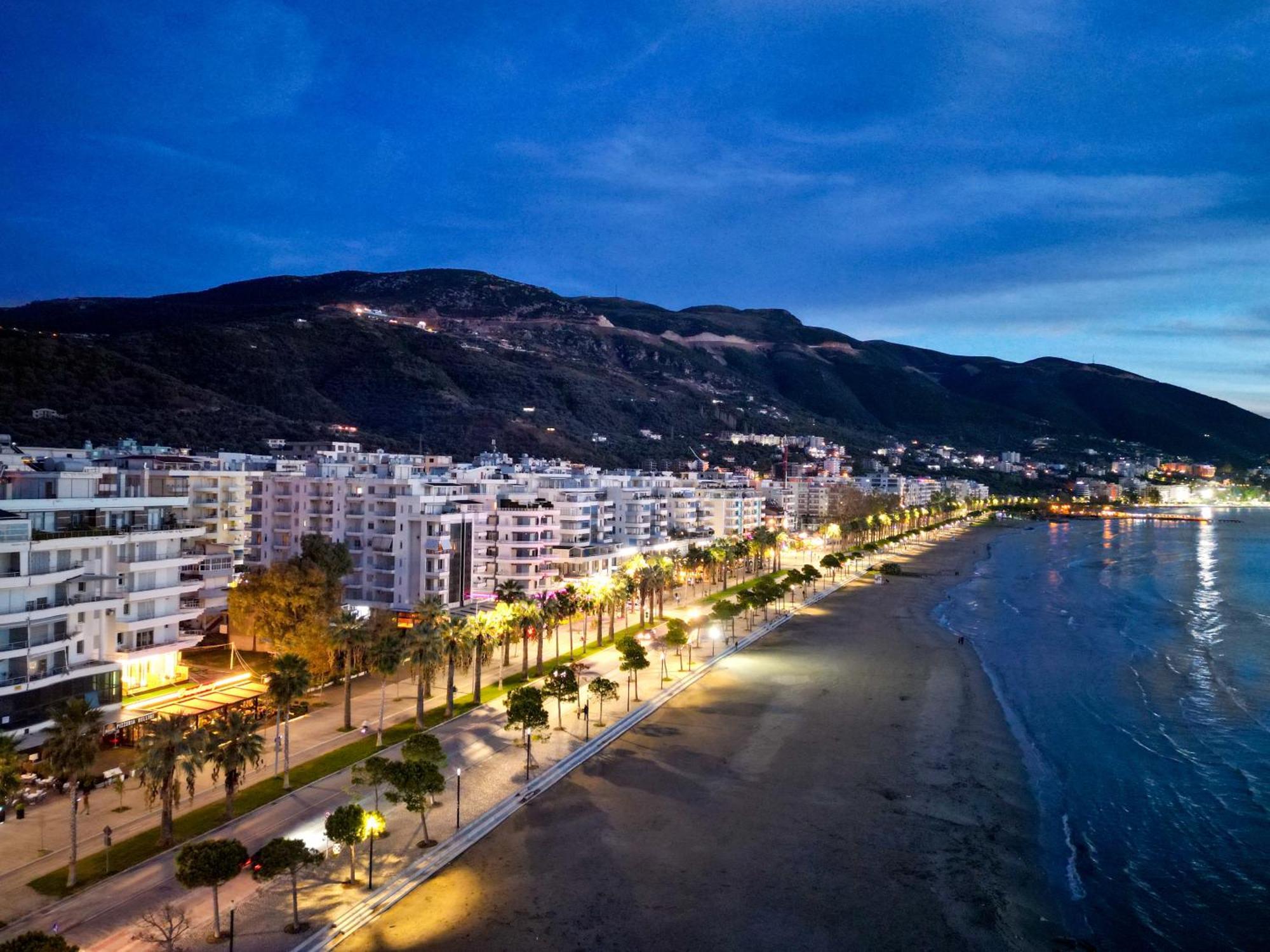 Charm Hotel Vlore Exterior photo