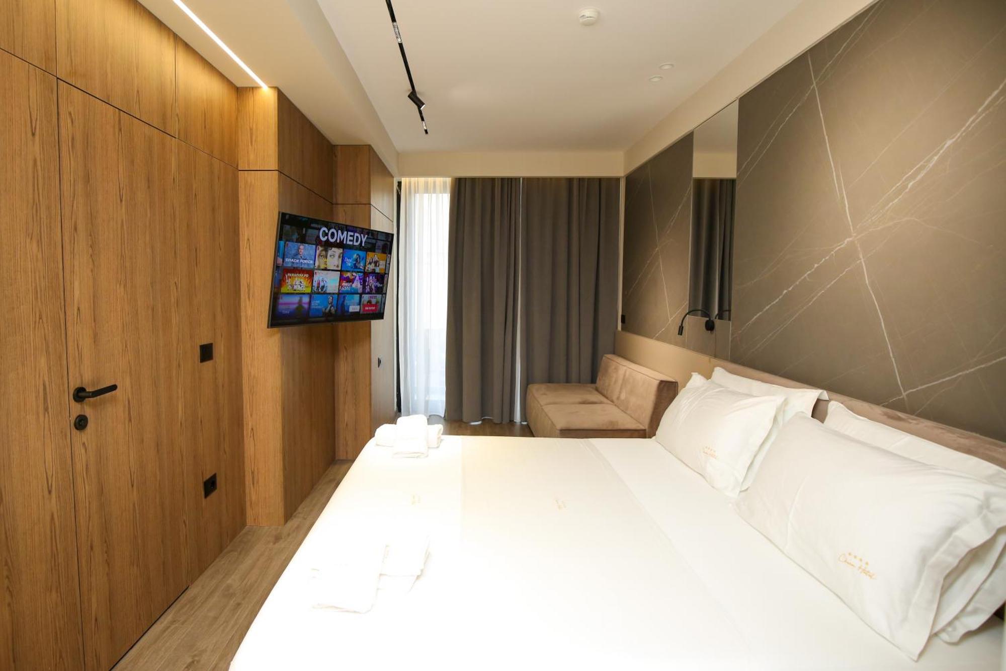 Charm Hotel Vlore Exterior photo