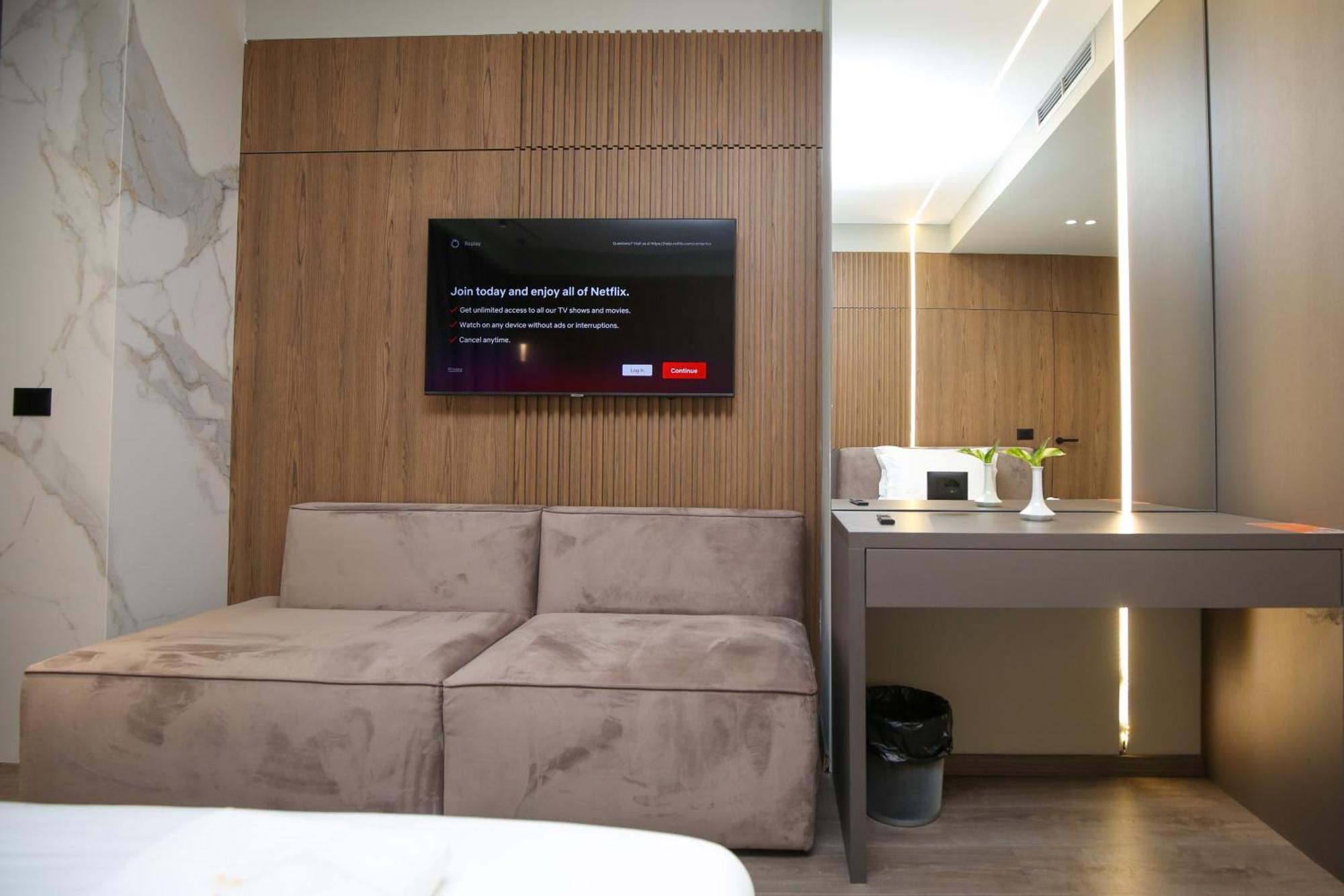 Charm Hotel Vlore Exterior photo