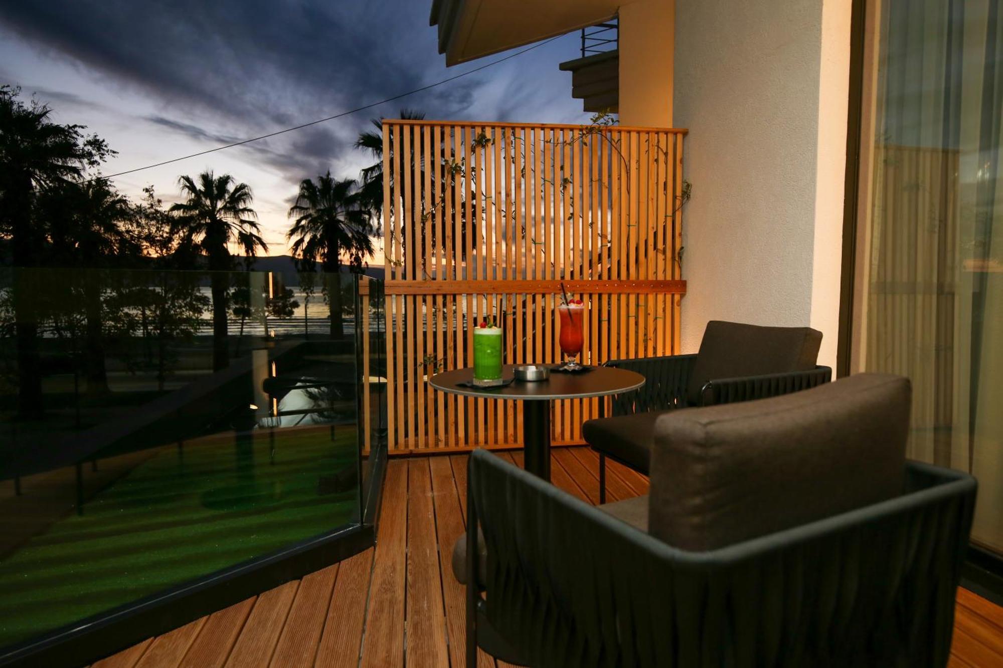 Charm Hotel Vlore Exterior photo