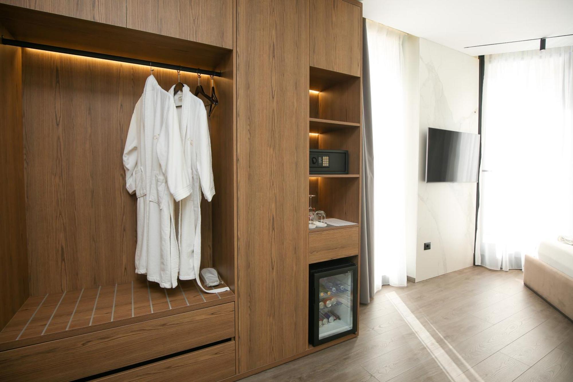 Charm Hotel Vlore Exterior photo