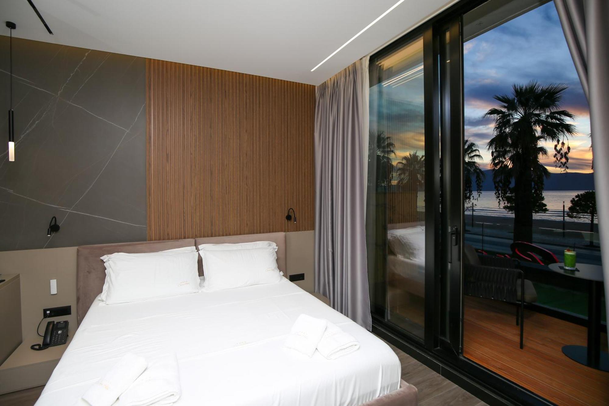 Charm Hotel Vlore Exterior photo