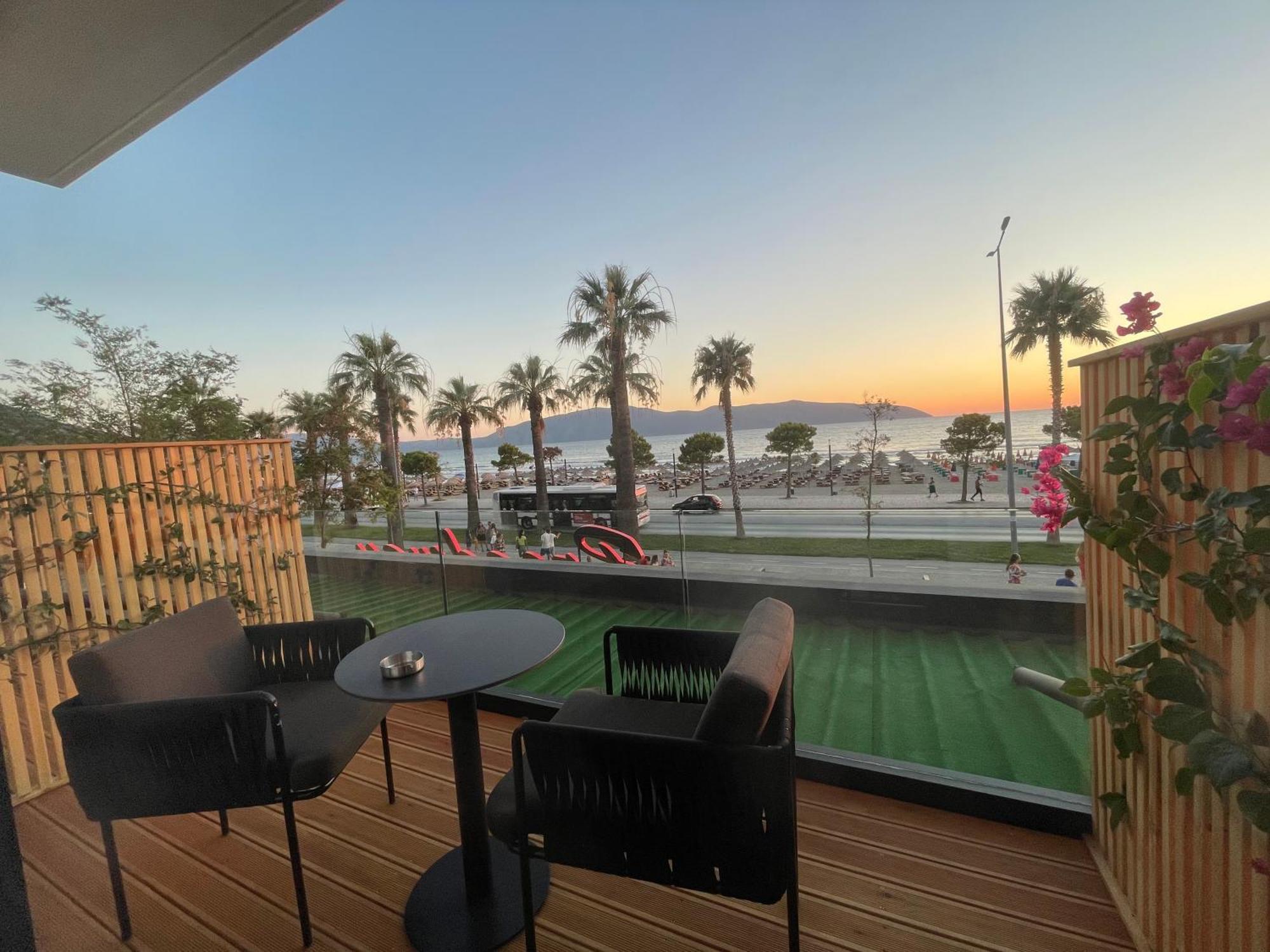 Charm Hotel Vlore Exterior photo