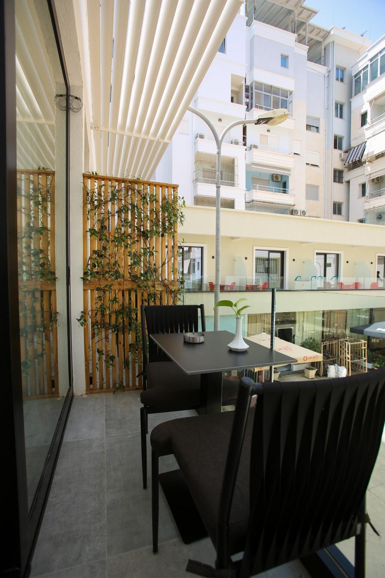 Charm Hotel Vlore Exterior photo