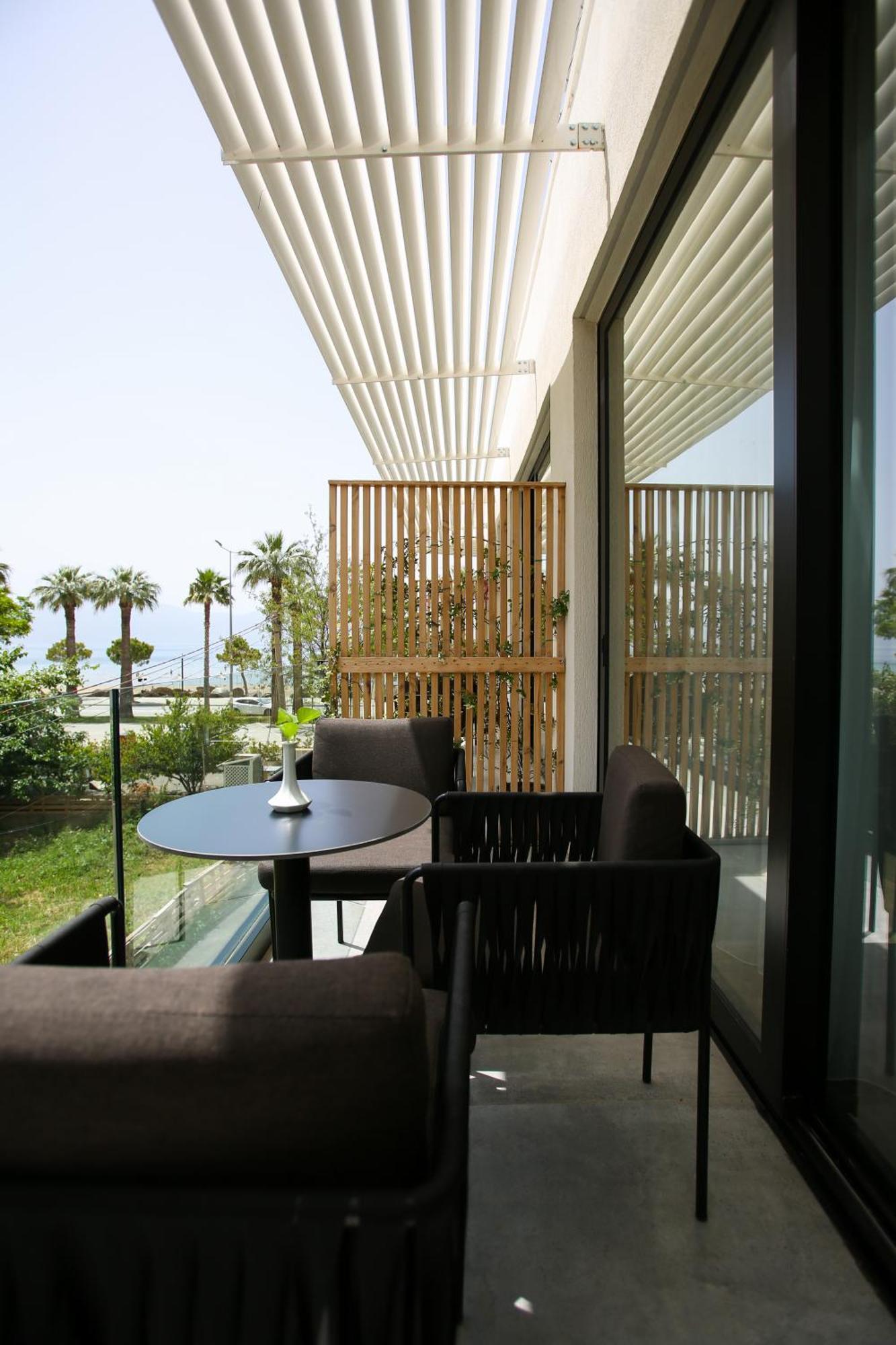 Charm Hotel Vlore Exterior photo